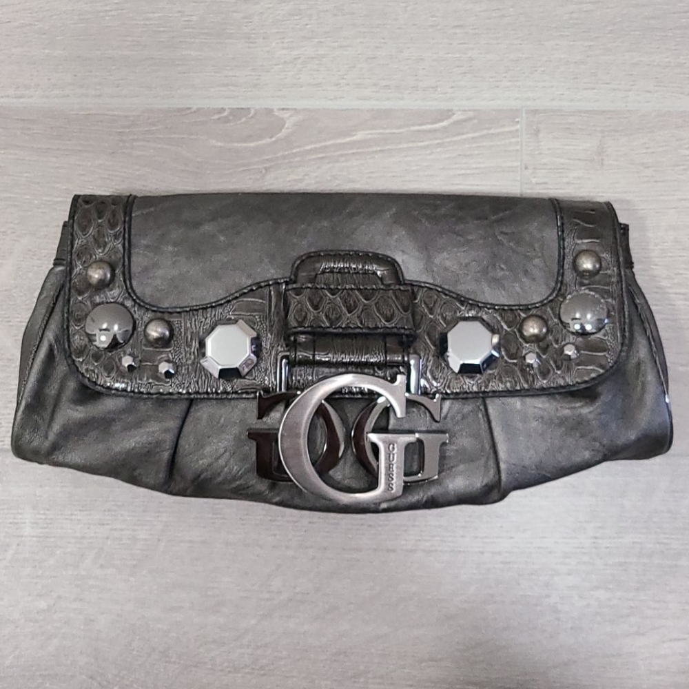 Guess Clutch